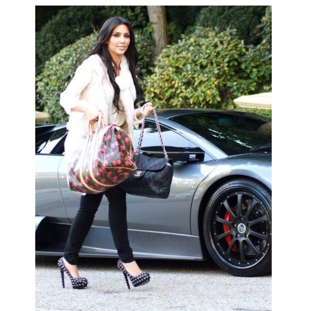 Kim Kardasian wears LV